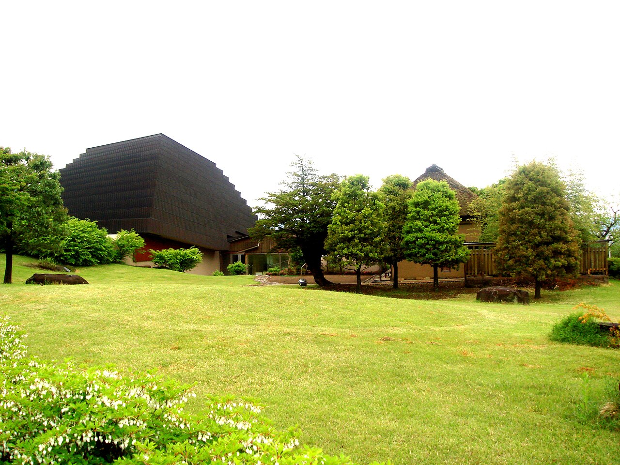 歴史公園信州高山一茶ゆかりの里一茶館